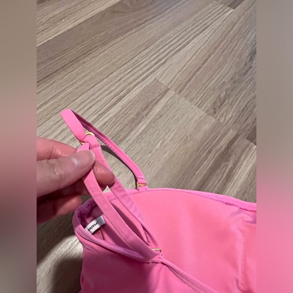 WeWoreWhat Onepiece Swimsuit - Picture 7 of 8